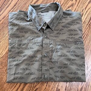Eddie Bauer Mens XL Button Down Fishing Shirt  Geometric Mountain Allover Print